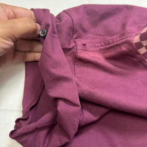 Vans Blender Bender Women’s Size Medium Burgundy Short Sleeve NWT - Picture 8 of 8